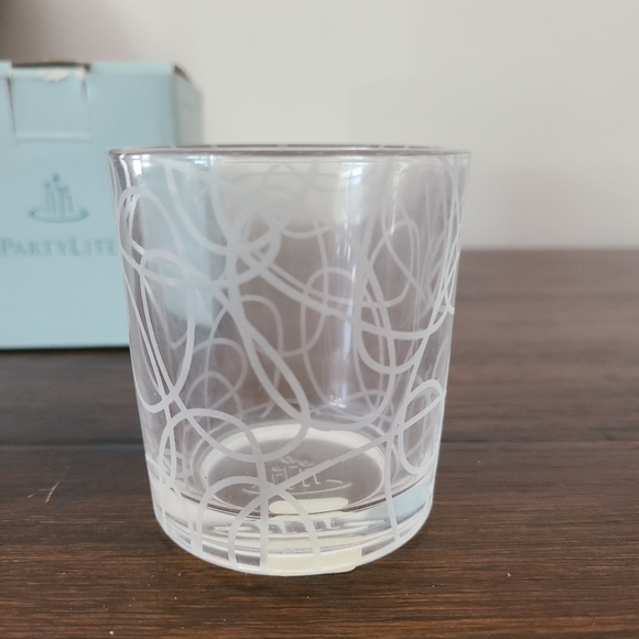 NOS NIB PartyLite Circles Frosted White Glass Spiral Design Votive Candle Holder - Picture 5 of 9